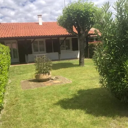 Dom wakacyjny Agreable Maison A 400m Du Lac Sanguinet
