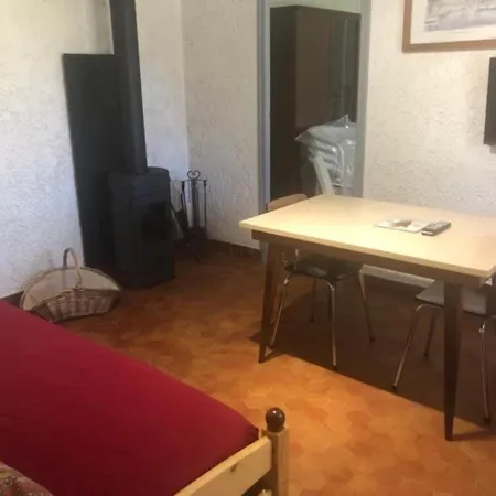 Holiday home Agreable Maison A 400m Du Lac *