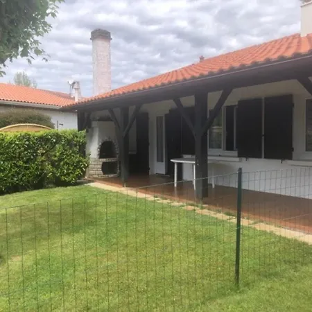 Holiday home Agreable Maison A 400m Du Lac